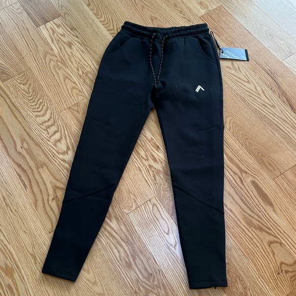 New! Alphalete small black Elmts zip jogger. - Picture 2 of 16